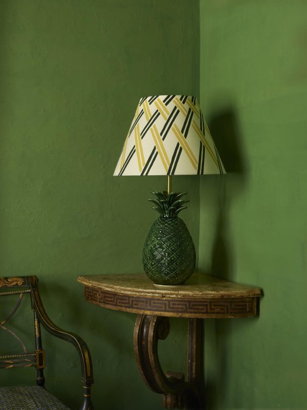 Small Emerald Green Pineapple Lamp Supply